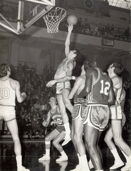 Marino Zanatta al tiro in maglia All'Onest&agrave;